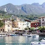 Appartement Zwei-zimmer-wohnung Mit Seeblick By Interhome Malcesine