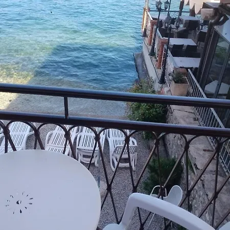 Appartement Zwei-zimmer-wohnung Mit Seeblick By Interhome