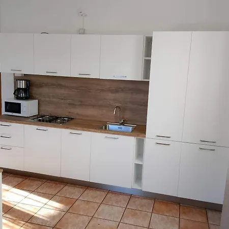 Zwei-zimmer-wohnung Mit Seeblick By Interhome