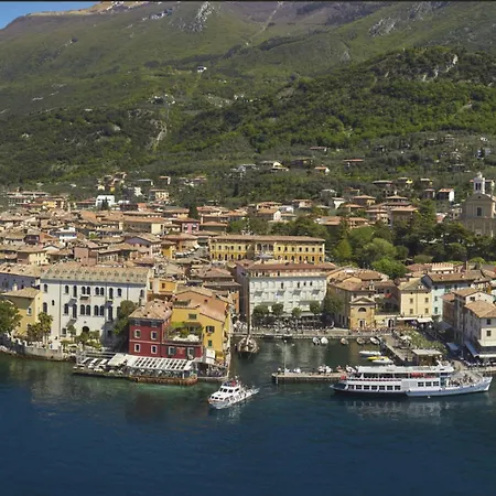 Apartamento Zwei-zimmer-wohnung Mit Seeblick By Interhome Malcesine