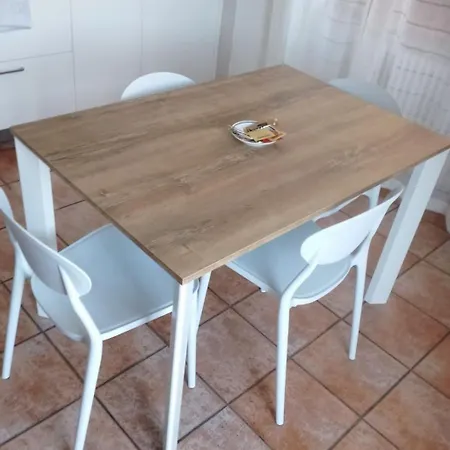 Zwei-zimmer-wohnung Mit Seeblick By Interhome *