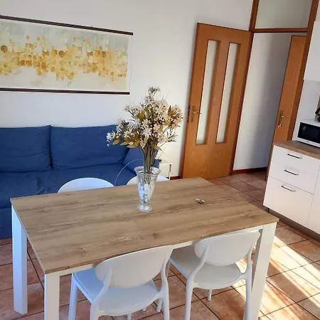 Zwei-zimmer-wohnung Mit Seeblick By Interhome * Malcesine