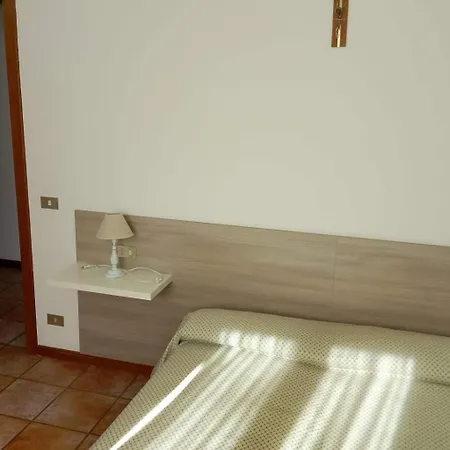 Zwei-zimmer-wohnung Mit Seeblick By Interhome Appartement *
